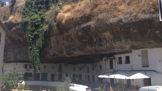 calle cuevas del sol